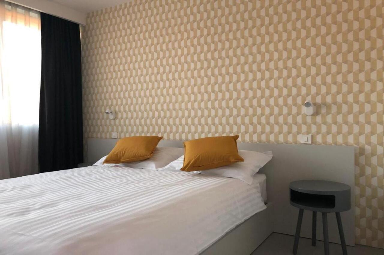 Hotel Cubis Lendava Bagian luar foto