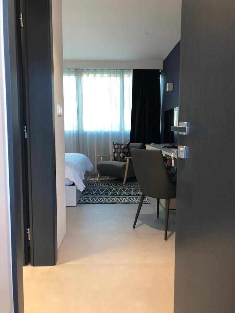 Hotel Cubis Lendava Bagian luar foto